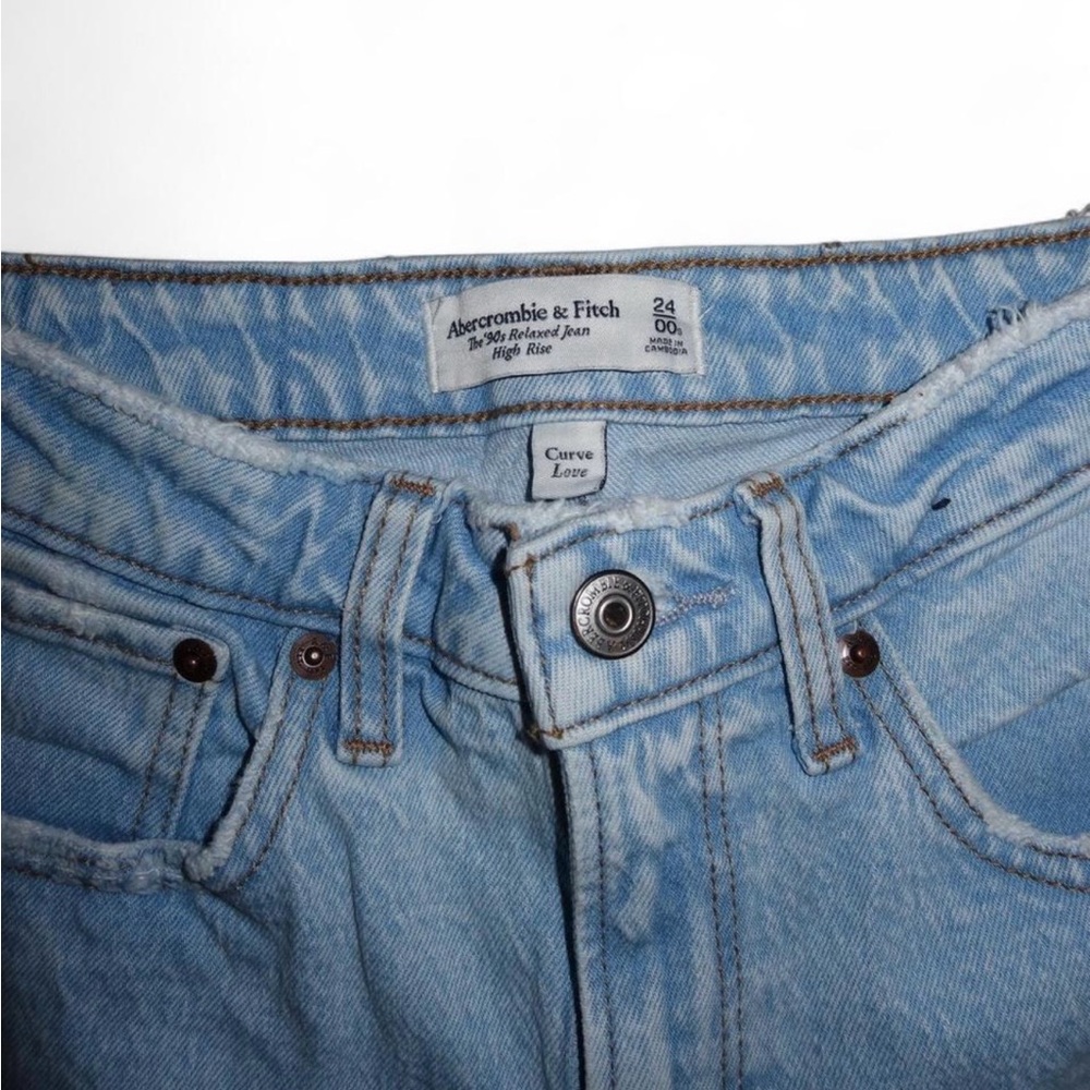 Abercrombie & Fitch Curve Love High Rise ‘90s Relaxed Jeans - Picture 2 of 6